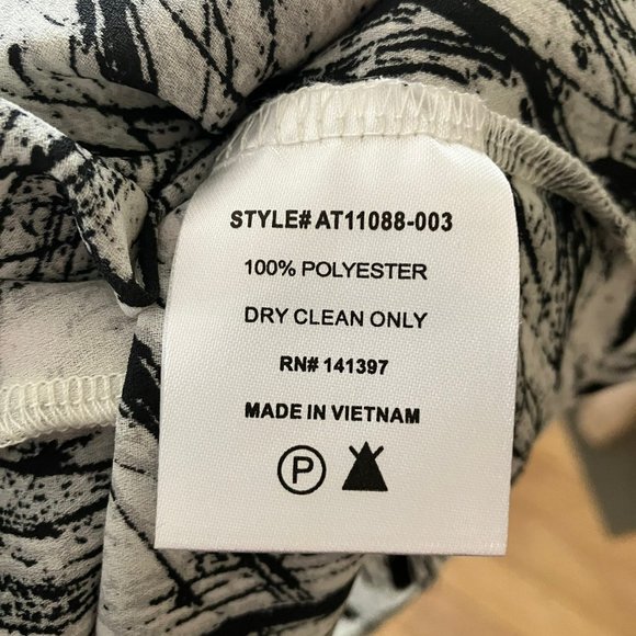 Astr Blouse, Size Small - Picture 7 of 7